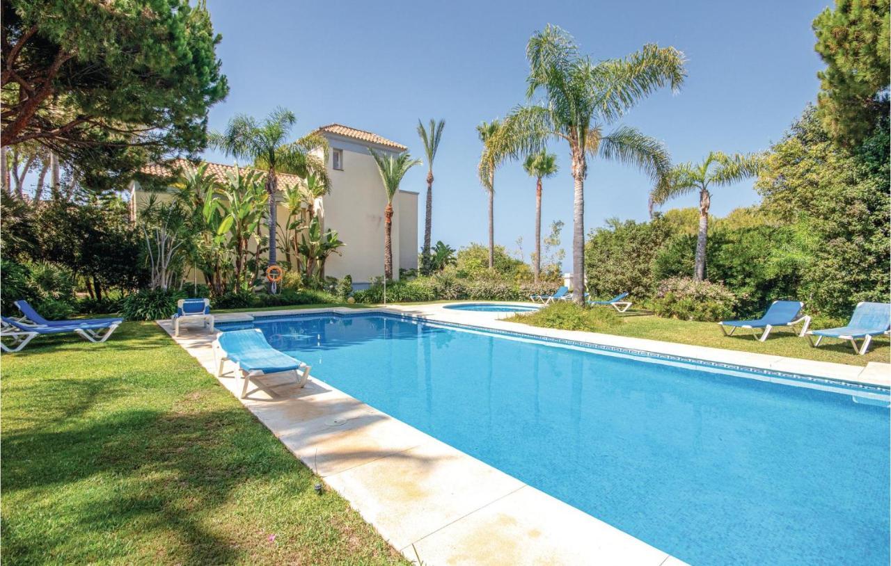 Beautiful Apartment In Marbella-Cabopino With 2 Bedrooms, Wifi And Outdoor Swimming Pool Eksteriør bilde