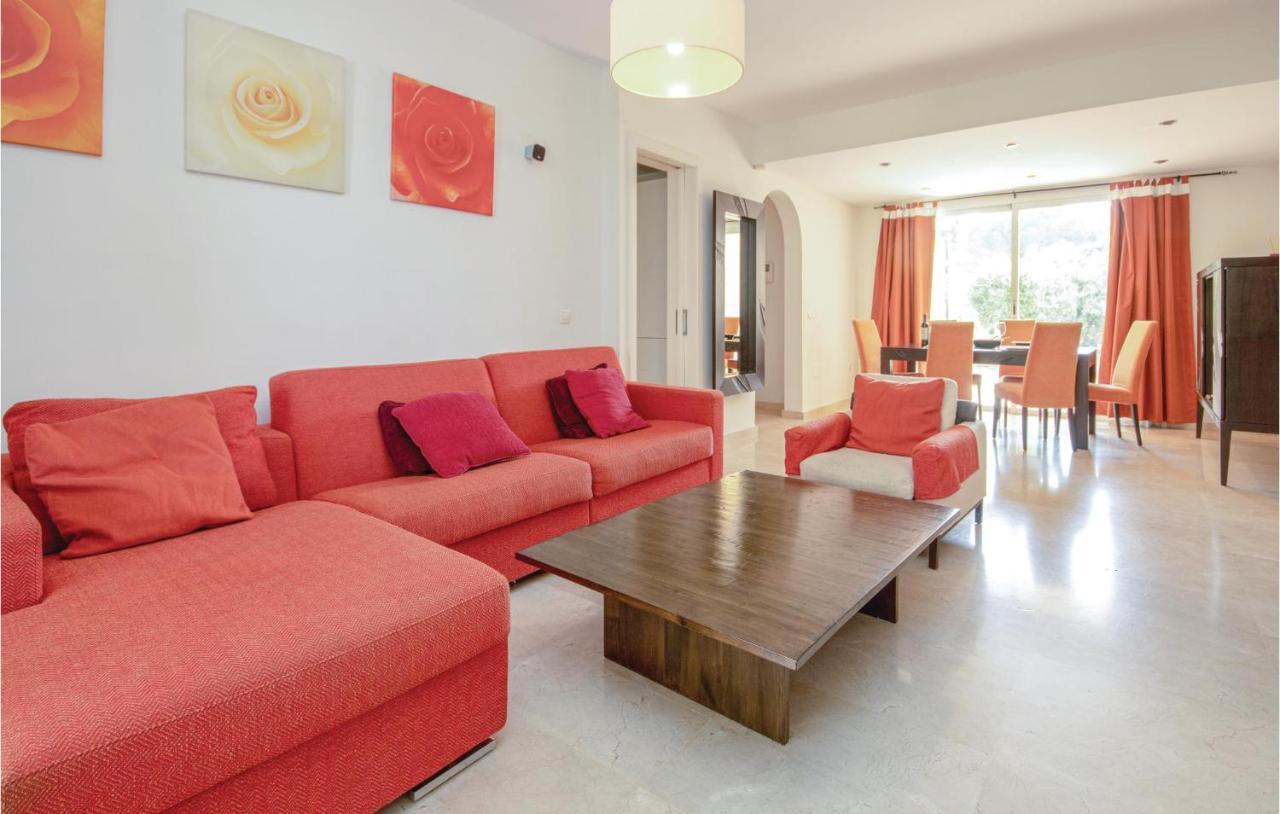 Beautiful Apartment In Marbella-Cabopino With 2 Bedrooms, Wifi And Outdoor Swimming Pool Eksteriør bilde